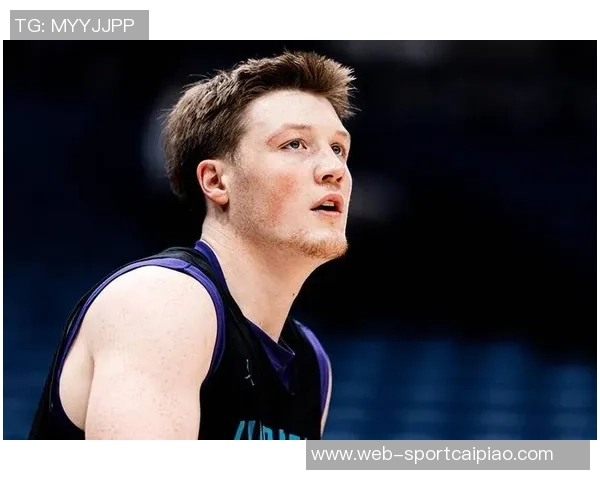 卡尔克布伦纳表现抢眼四投全中贡献双十数据但致命失误令人惋惜